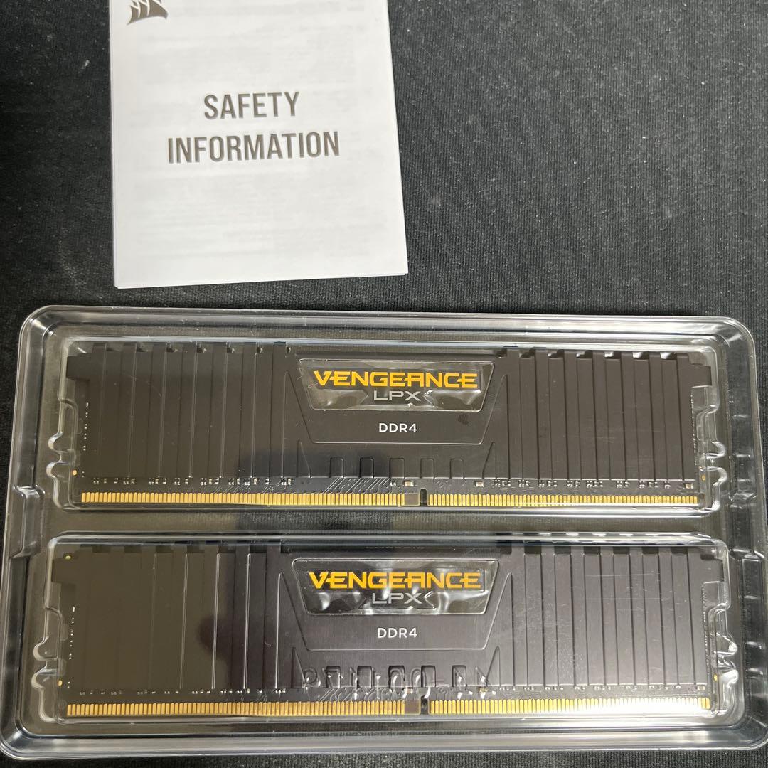 メモリー Corsair Vengeance LPX DDR4 32GB 2666MHz