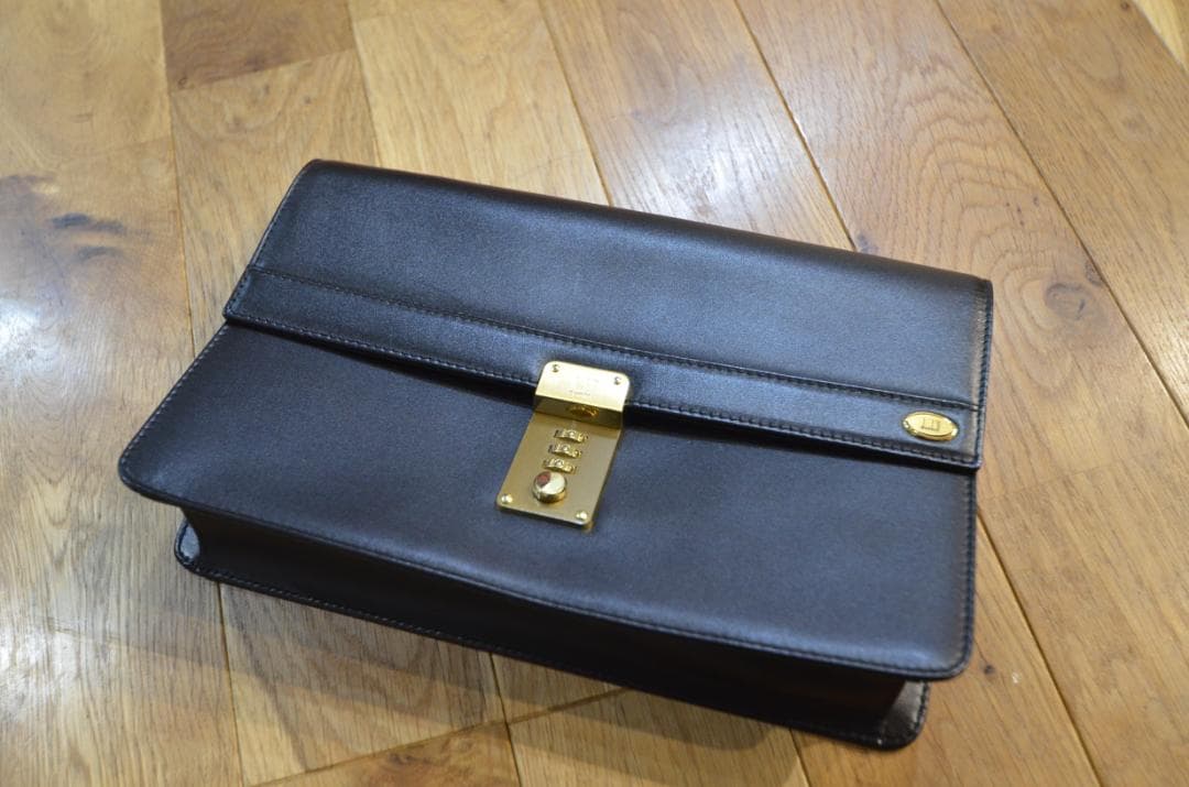 美品 dunhill ダンヒル セカンドバッグ クラッチバッグ ゴールド 金具