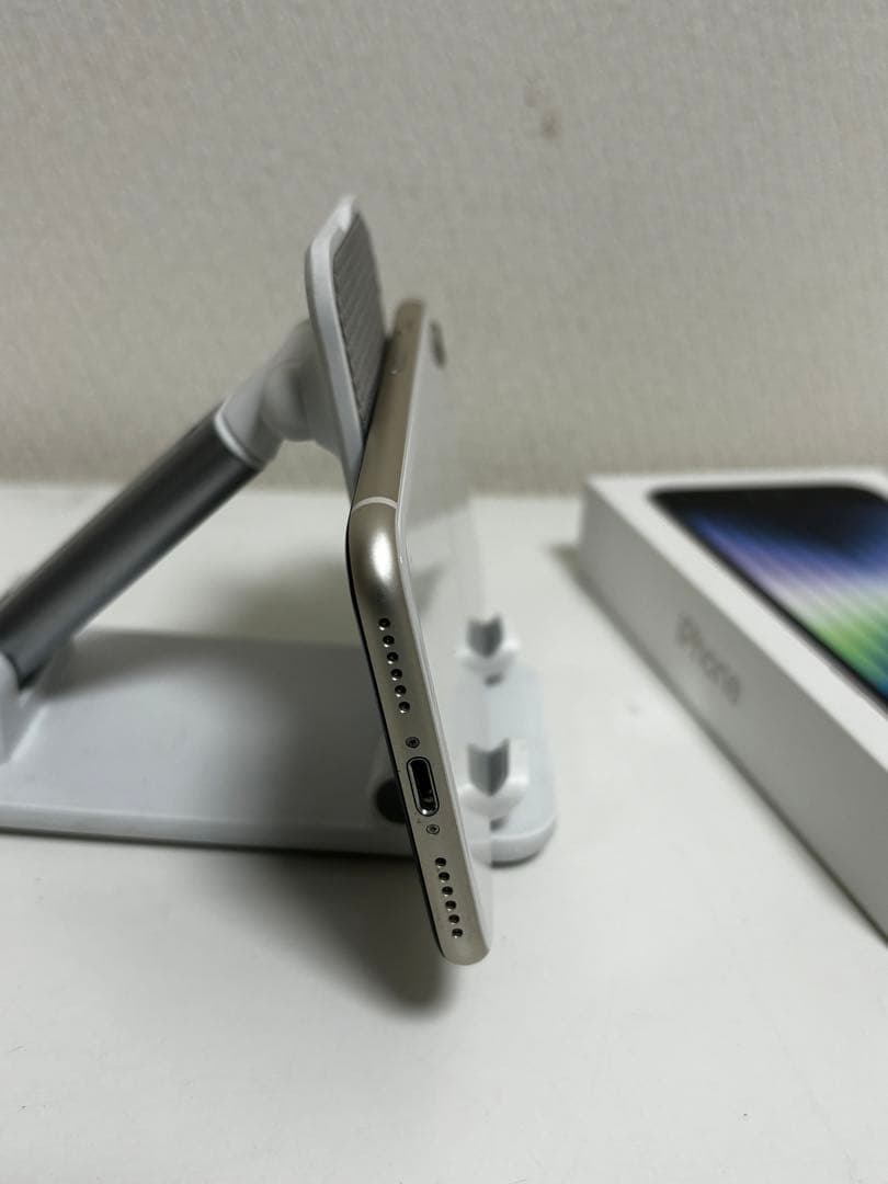 Apple iPhone SE (第3世代) ホワイト 128GB