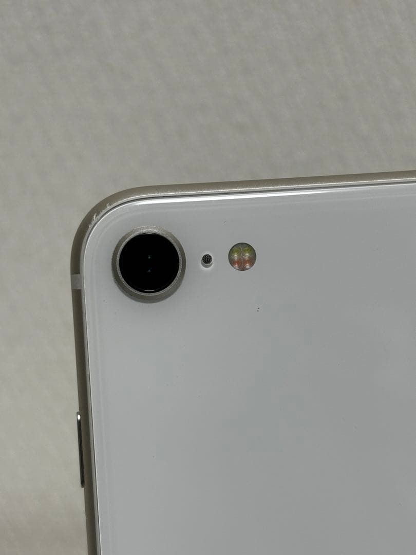 Apple iPhone SE (第3世代) ホワイト 128GB