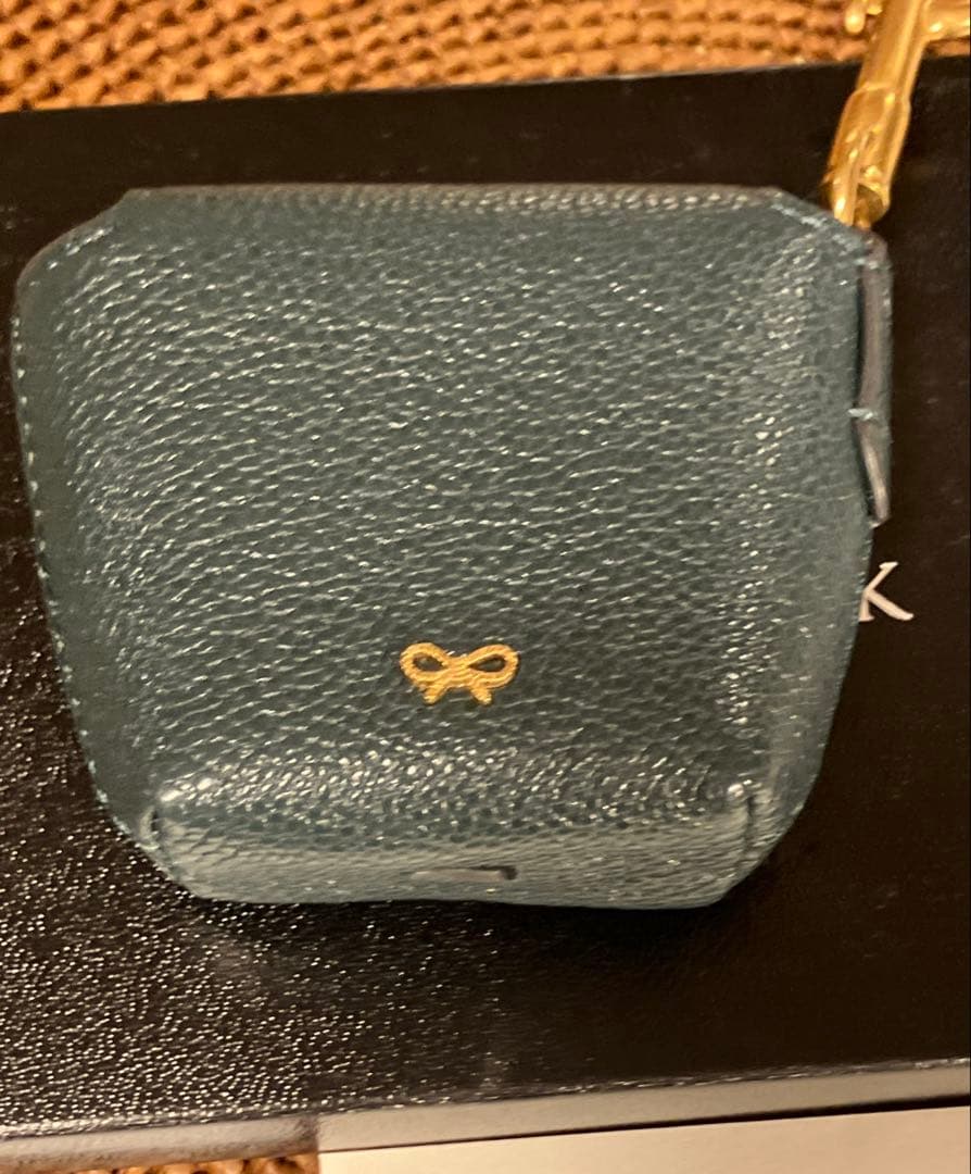 美品アニヤハインドマーチ レザー　イヤフォン　AirPodsケース