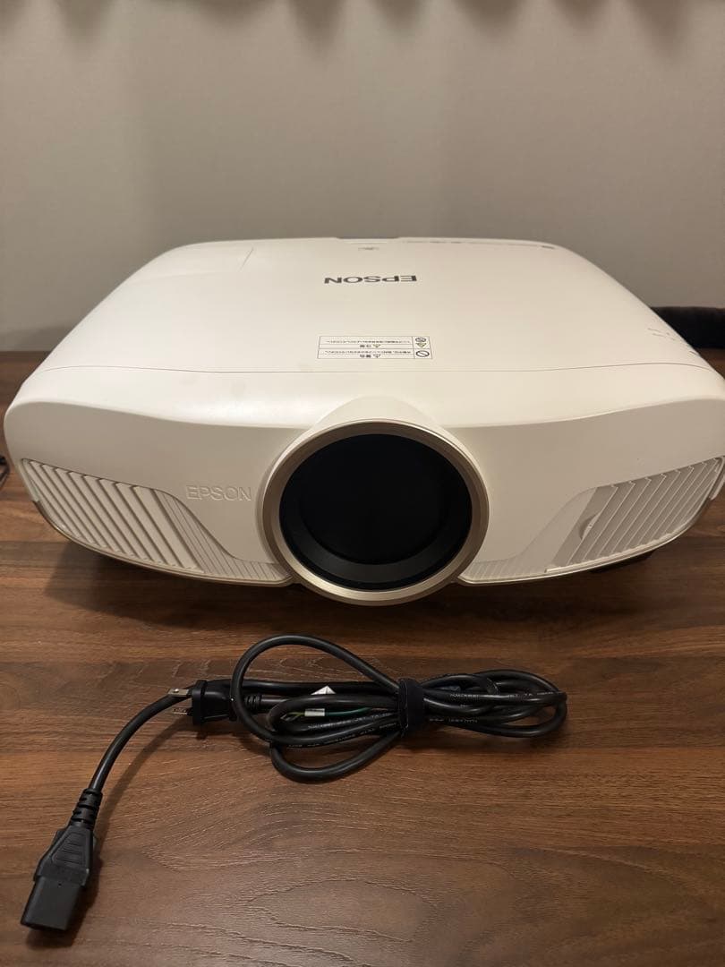 値下げ　Epson EH-TW8300W プロジェクター本