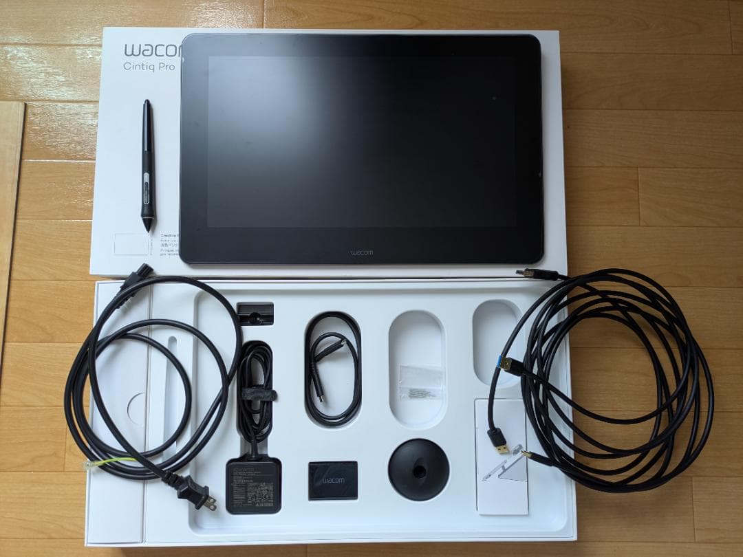 Wacom Cintiq Pro 16（2017）本体 ペン・ケーブル付き