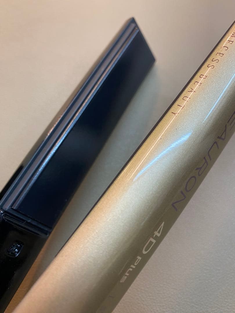 ヘアビューロン　4D Plus　ストレートヘアアイロン　リュミエリーナ