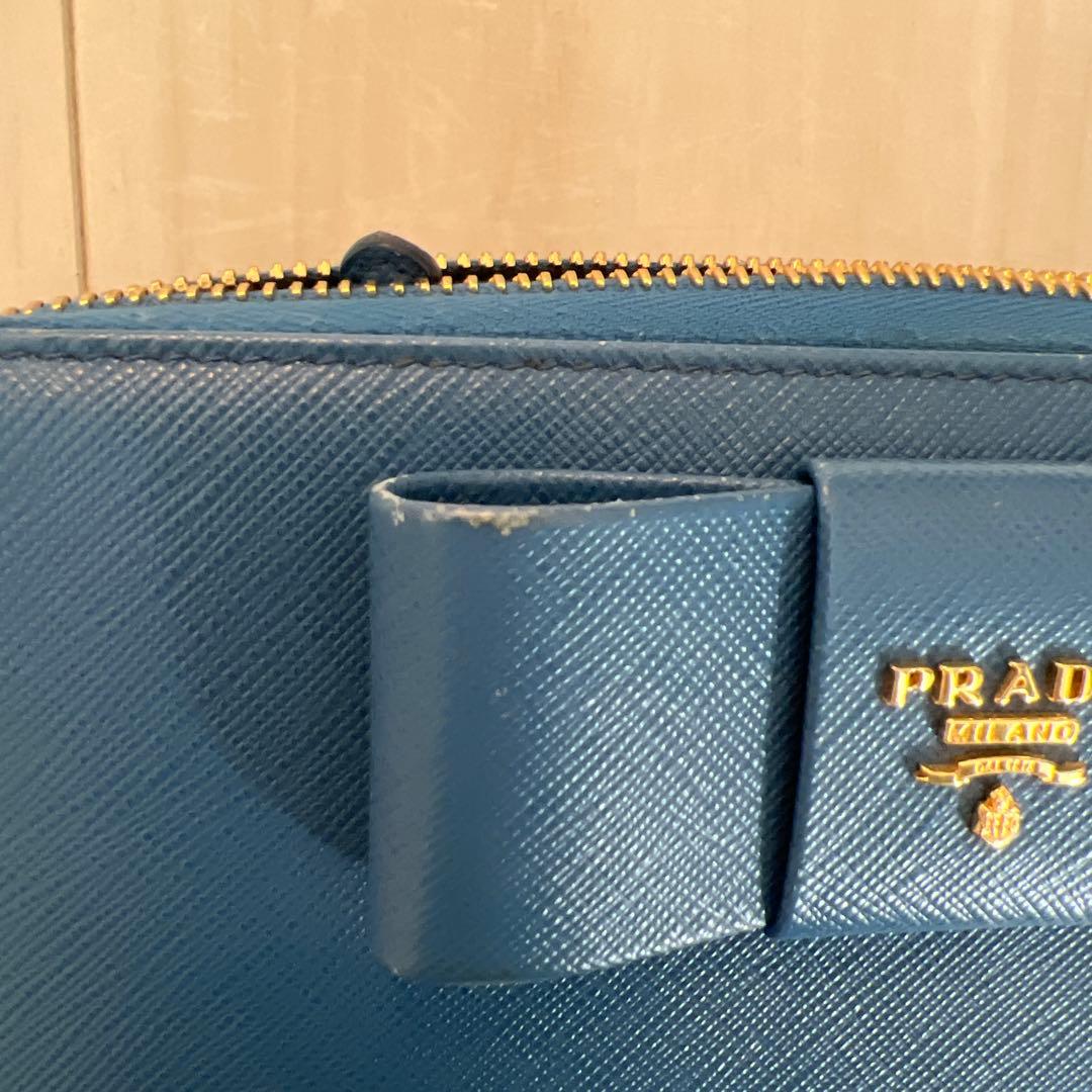 PRADA ブルー リボン付き長財布