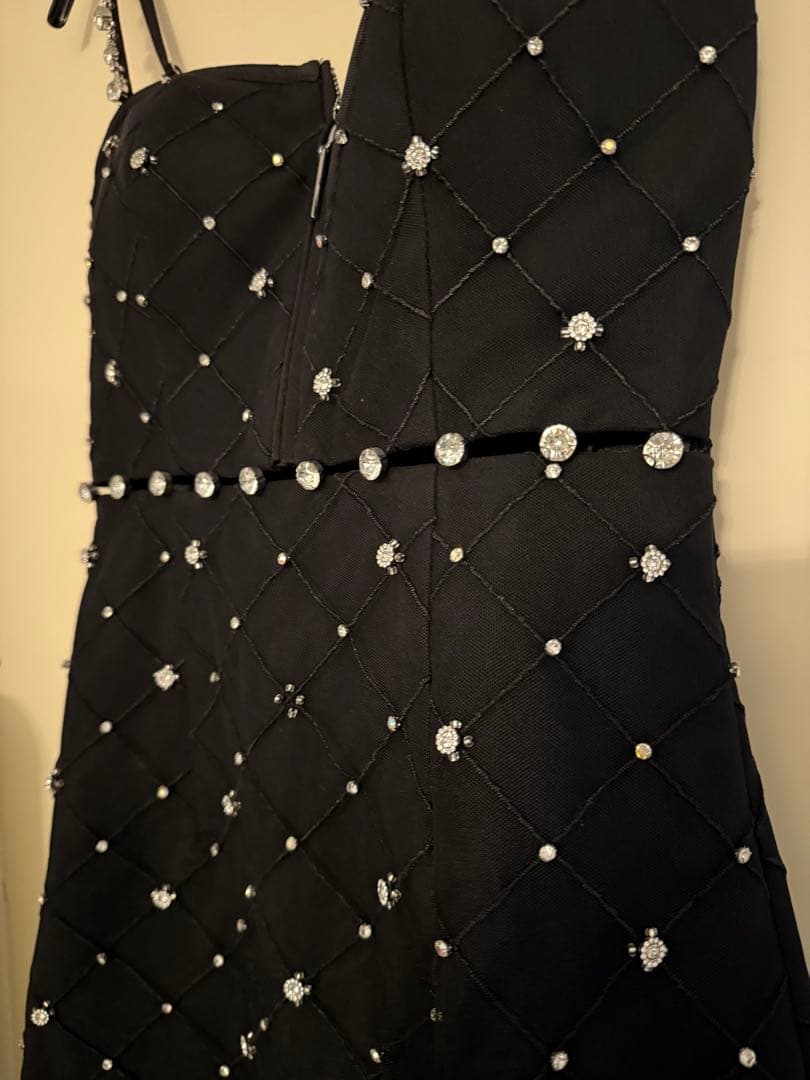 ローブドフルール ビジュー装飾付きブラックドレス