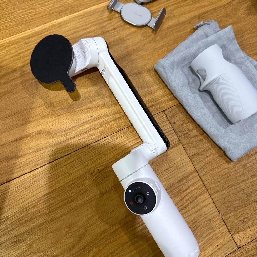 Insta360 Flow　Magsafe アダプタ付き