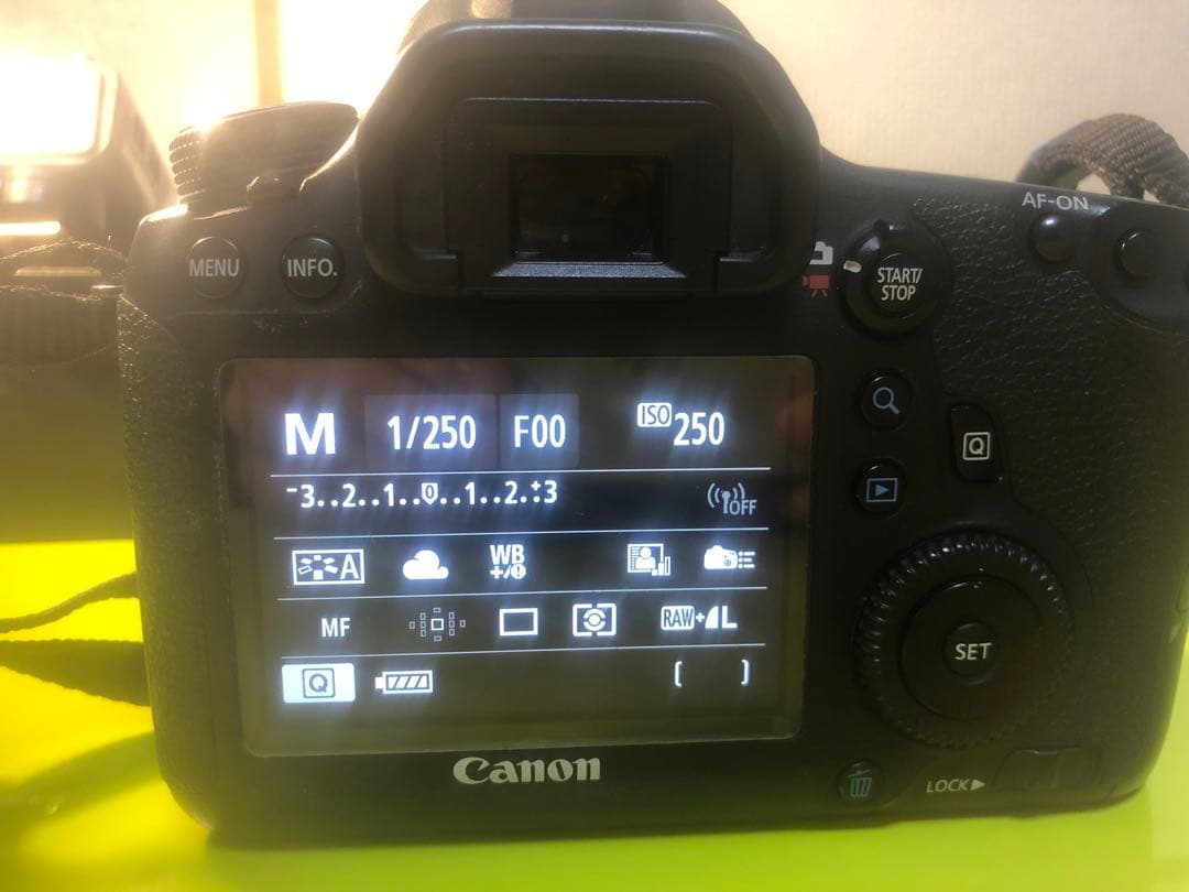 デジタルカメラ Canon EOS 6D + EF 50mm f1.8 STM