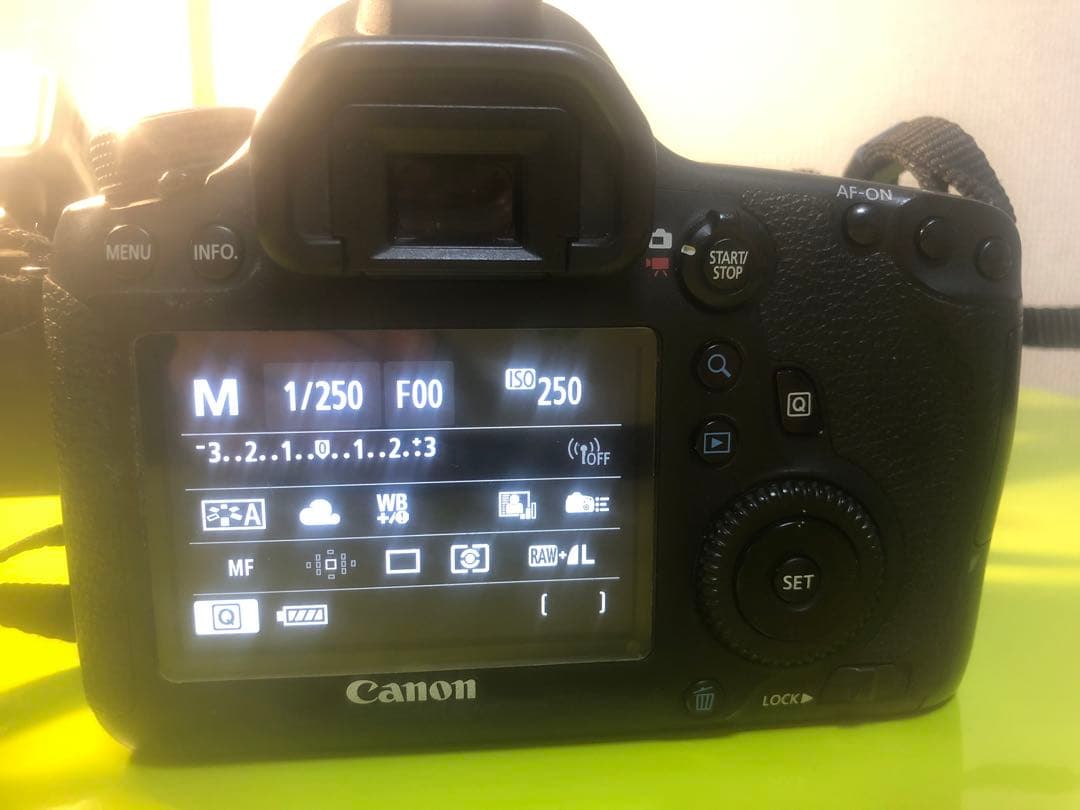 デジタルカメラ Canon EOS 6D + EF 50mm f1.8 STM