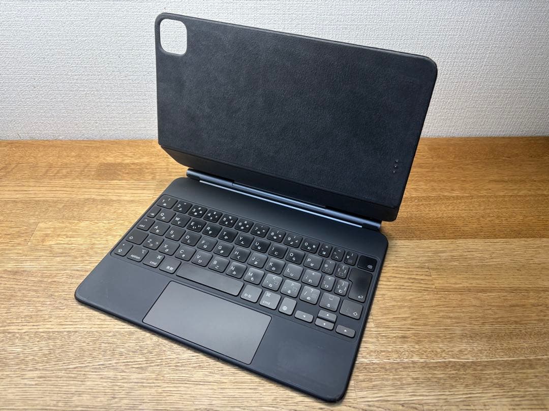 ● iPad Magic Keyboard MXQT2J/A A2261 ●