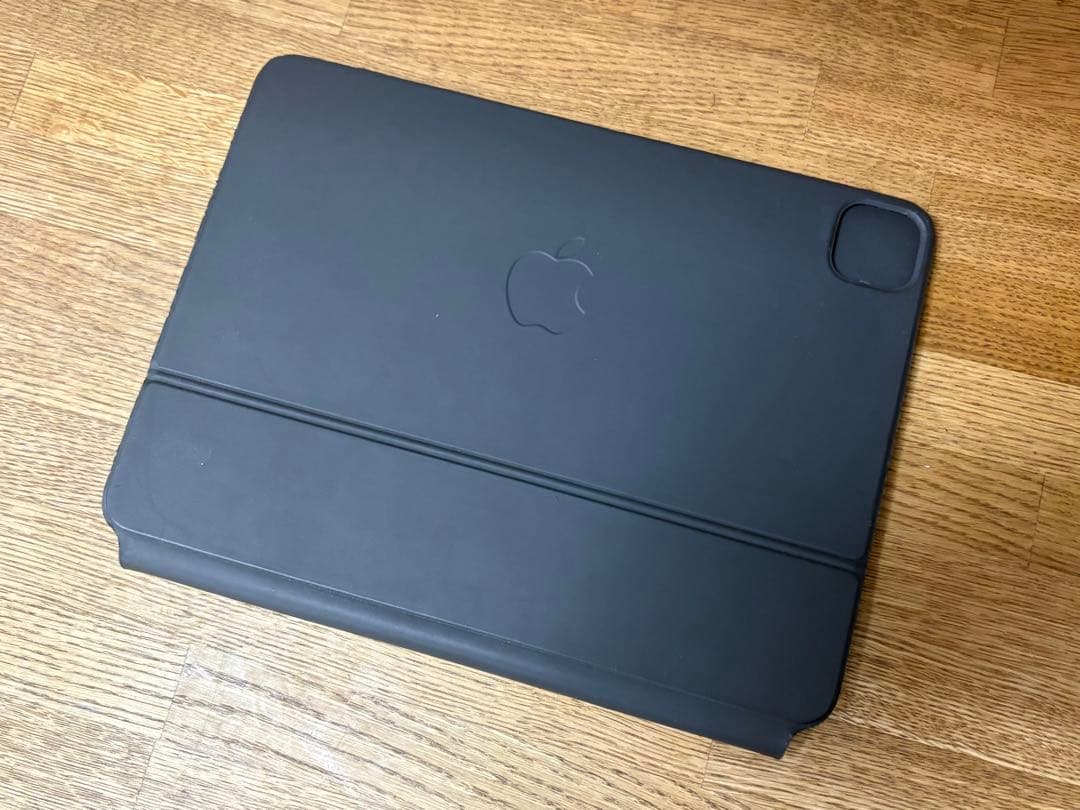 ● iPad Magic Keyboard MXQT2J/A A2261 ●