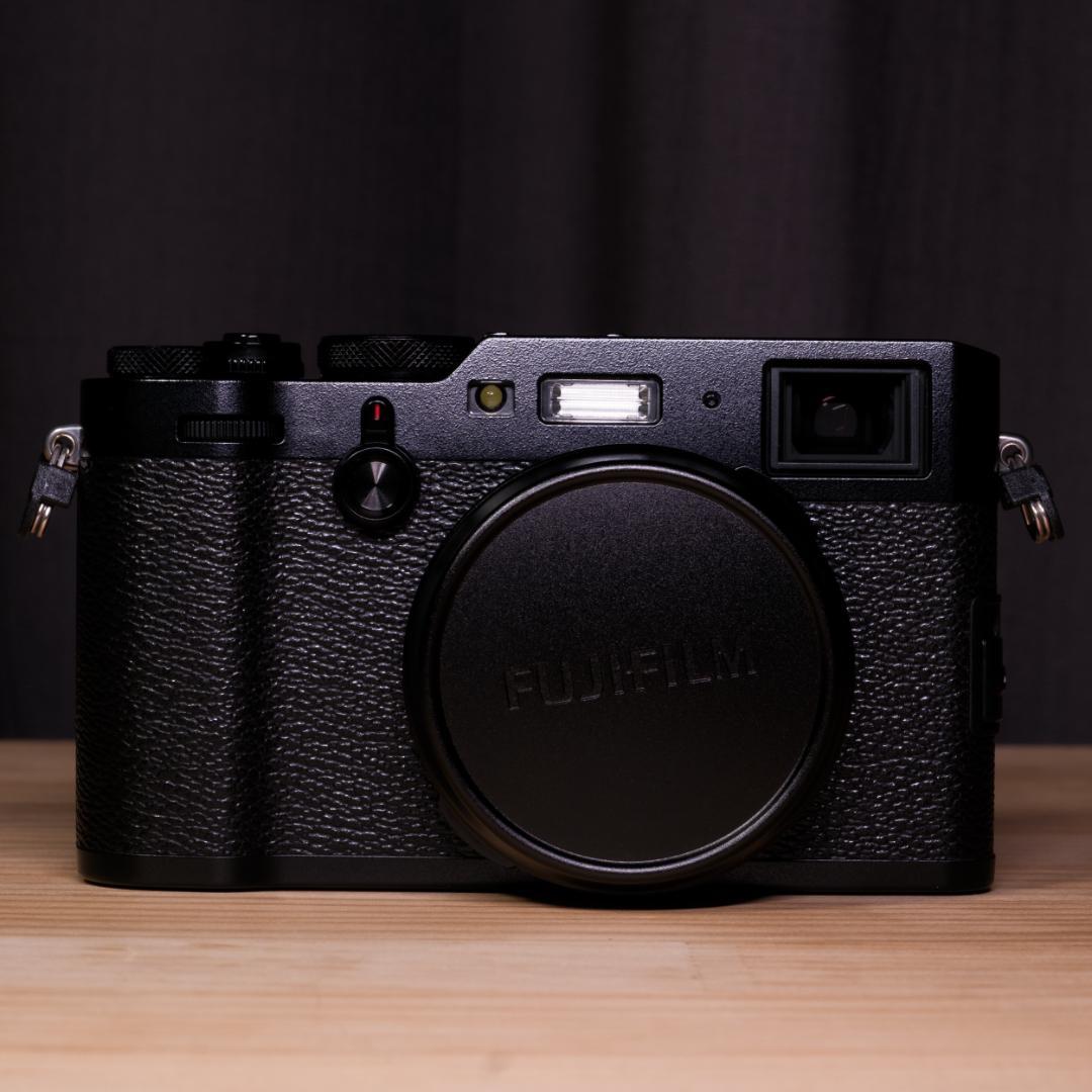 富士フイルムX100F ブラック【中古美品＆付属品多数】