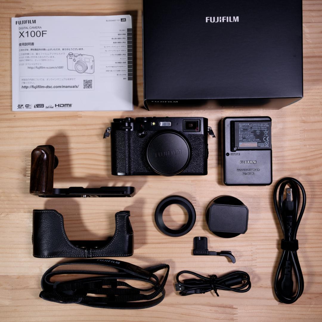 富士フイルムX100F ブラック【中古美品＆付属品多数】