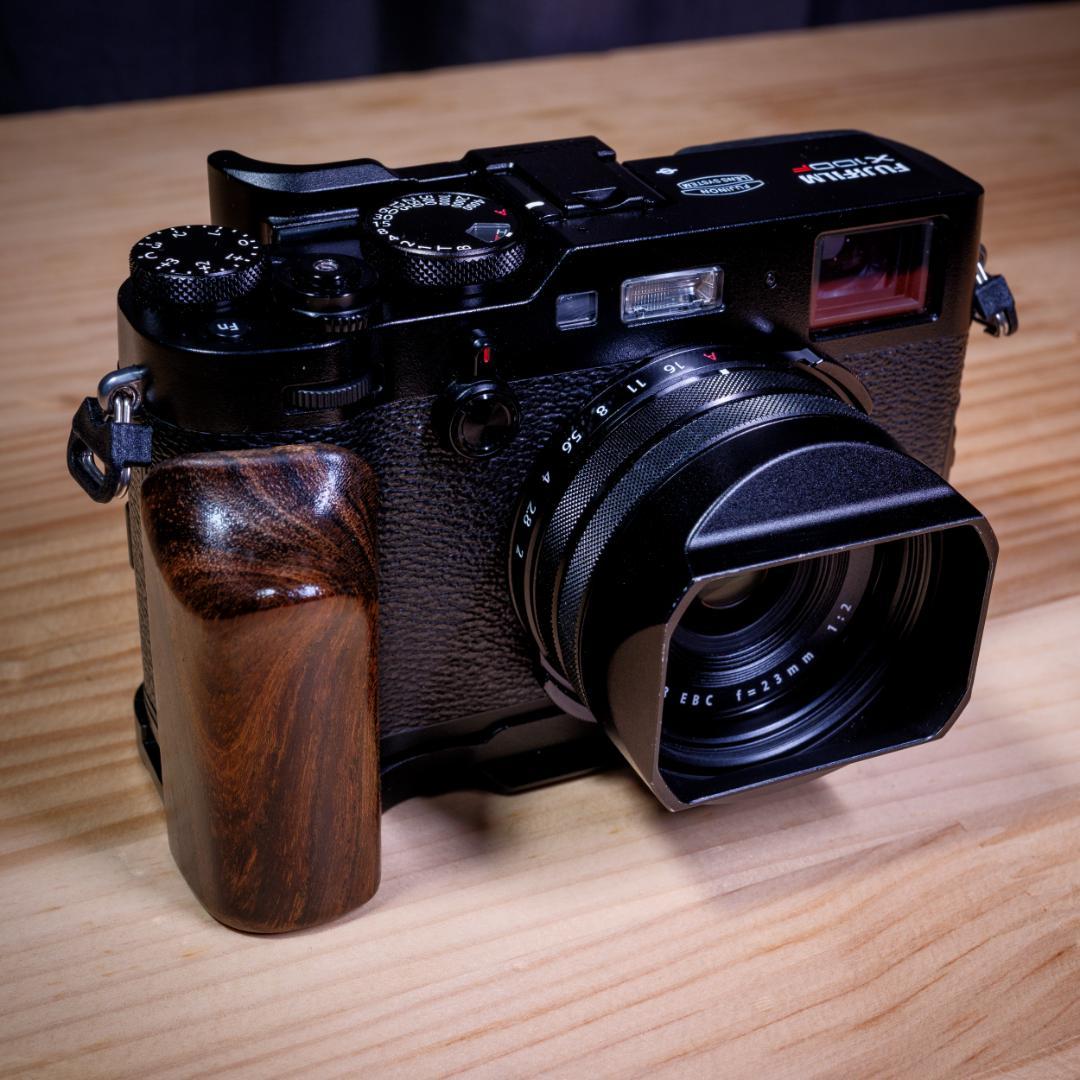 富士フイルムX100F ブラック【中古美品＆付属品多数】