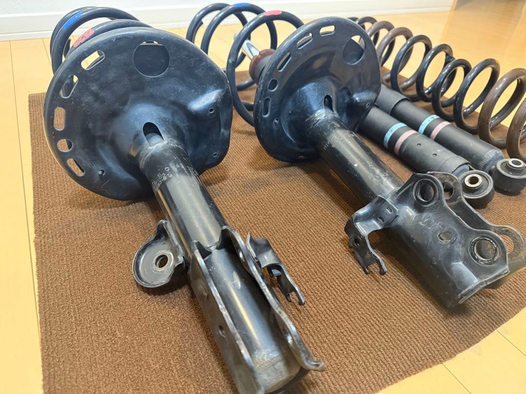 みい60ハリアー　前期 純正サス