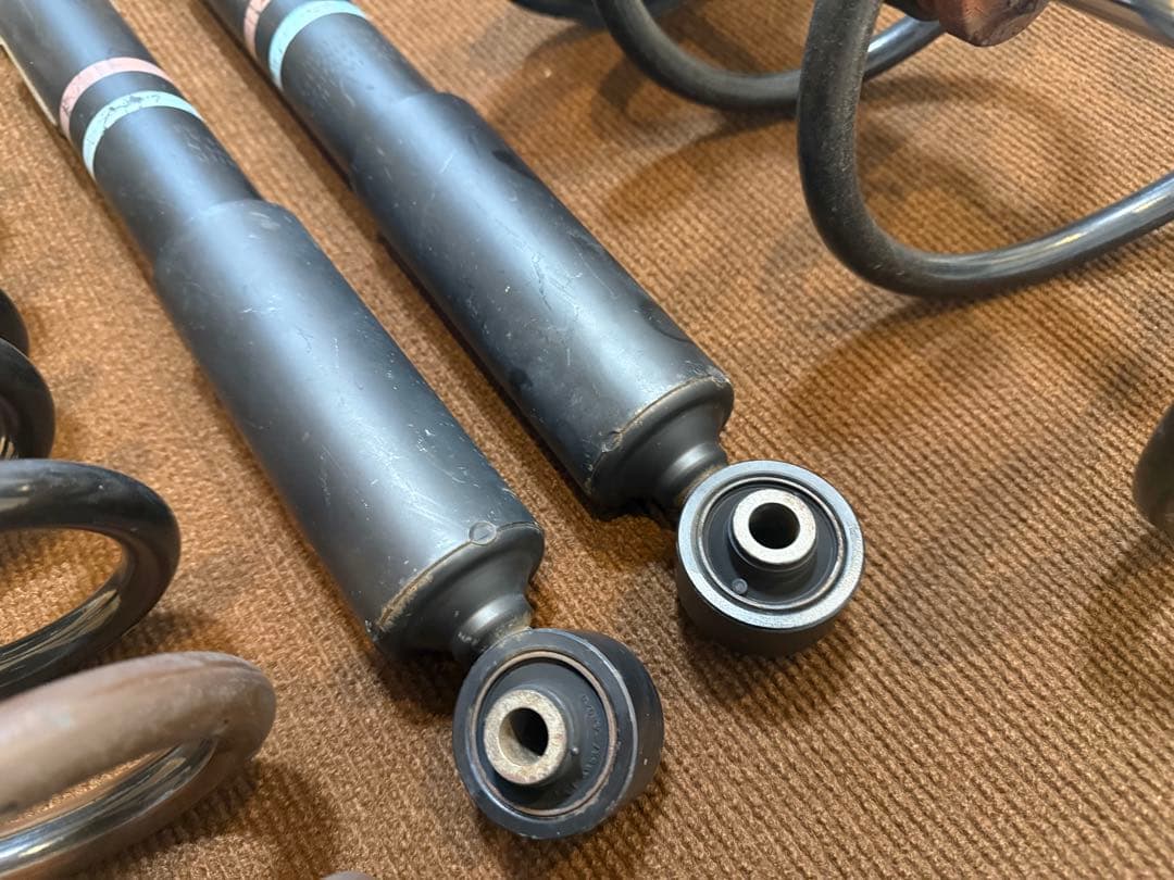 みい60ハリアー　前期 純正サス