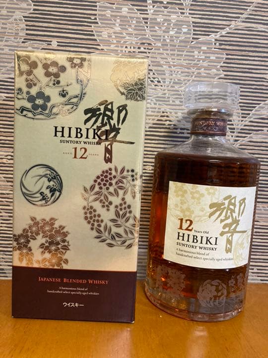 サントリー響 意匠ボトル〈花鳥風月〉