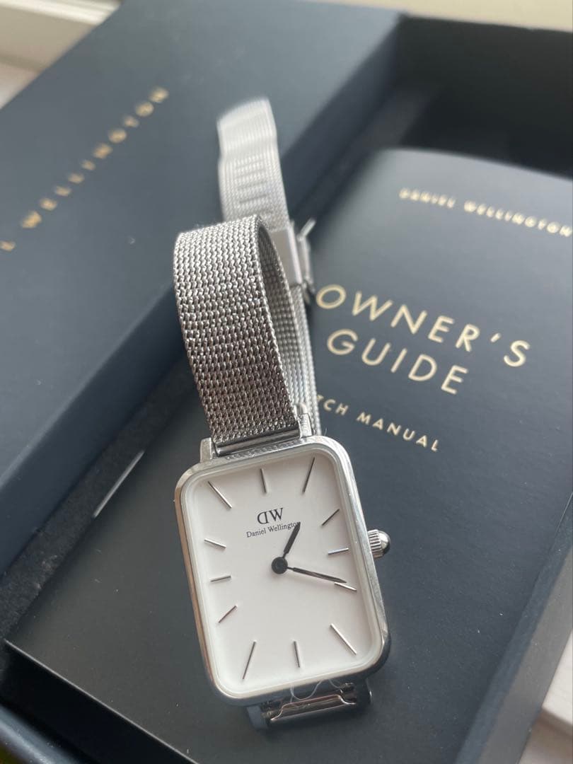 【電池新品美品】ダニエルウェリントン腕時計23㎜×20㎜スクエア、レディース
