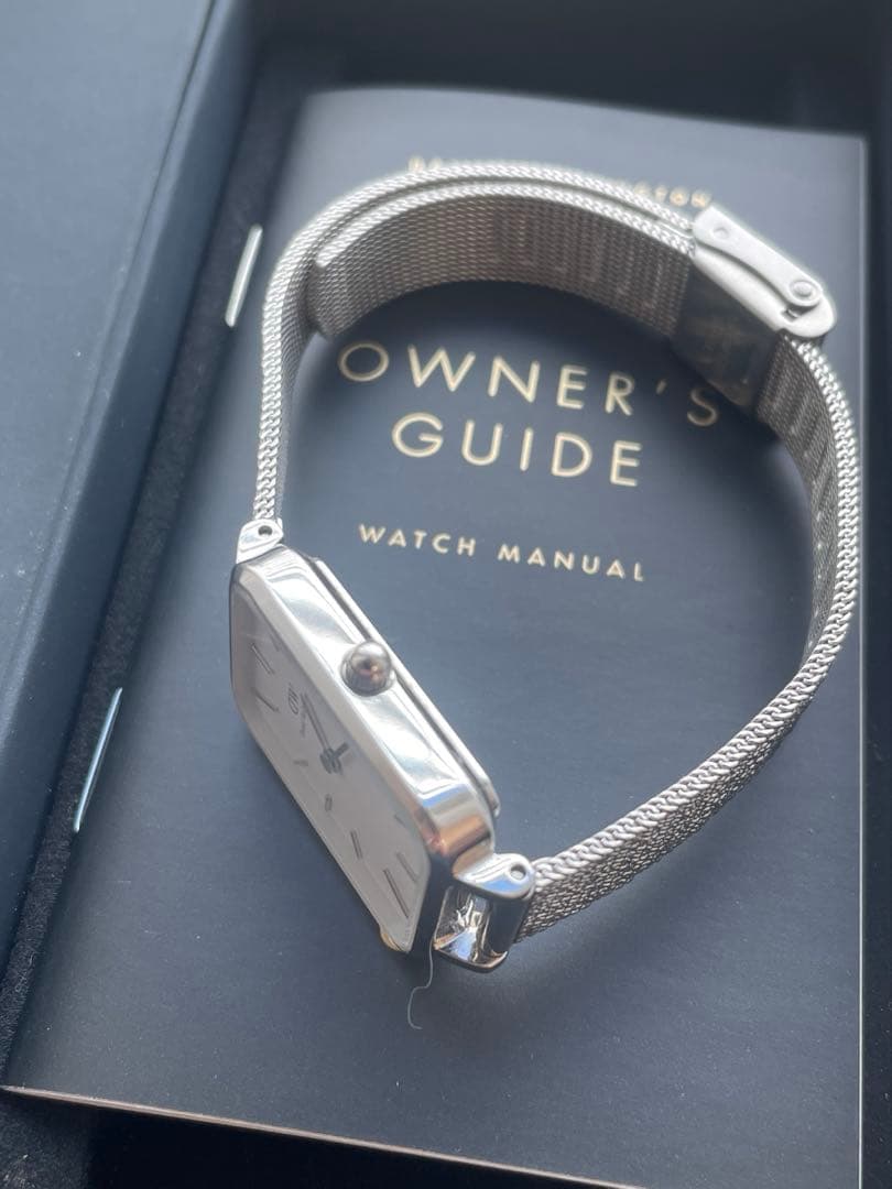 【電池新品美品】ダニエルウェリントン腕時計23㎜×20㎜スクエア、レディース