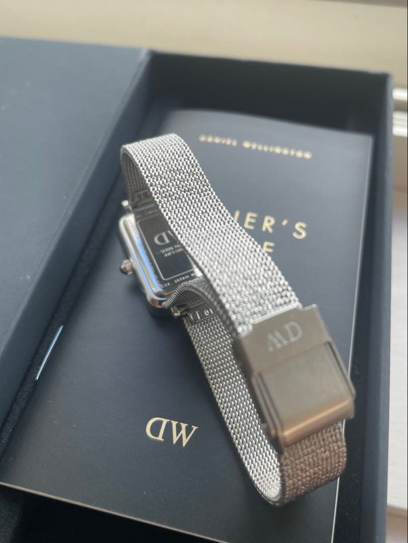 【電池新品美品】ダニエルウェリントン腕時計23㎜×20㎜スクエア、レディース