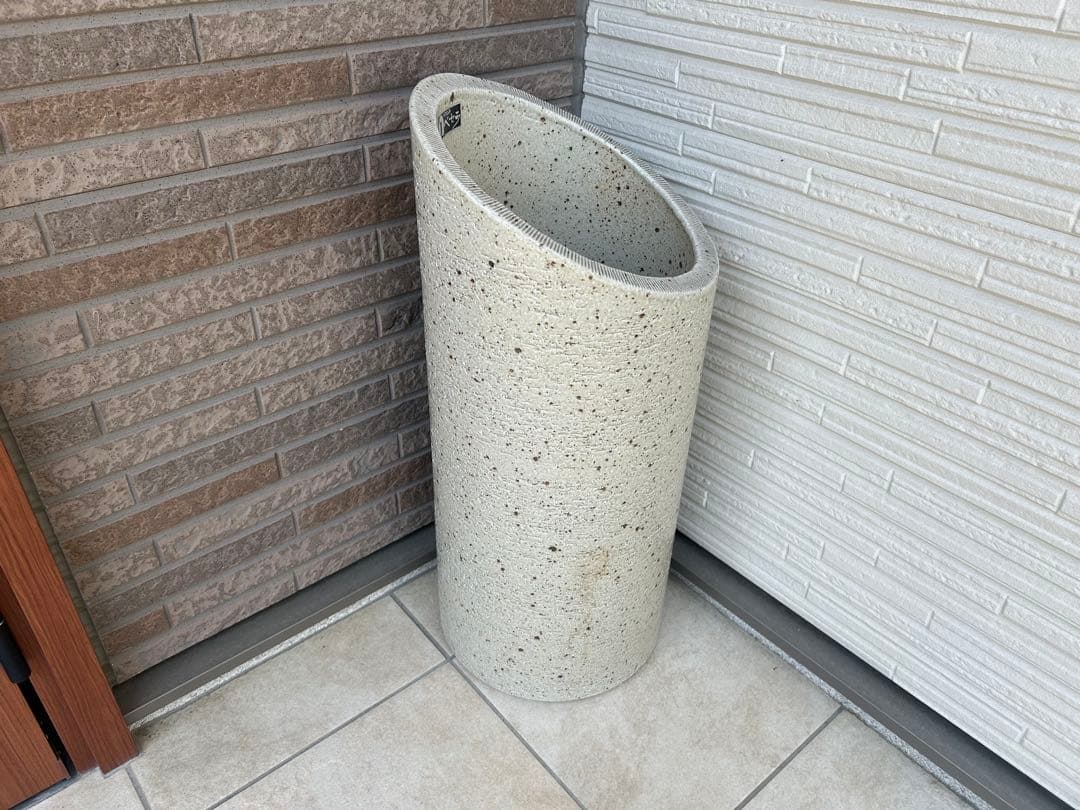 岩尾磁器 IWAO VESSELA イワオベセラ イワオジキ 有田焼き 傘立て