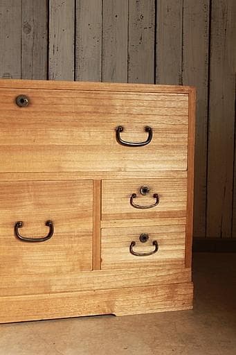 古い木製の引き出し4杯　チェスト　桐箪笥　昭和レトロ　収納　古家具　古民家