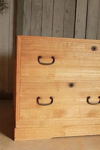 古い木製の引き出し4杯　チェスト　桐箪笥　昭和レトロ　収納　古家具　古民家