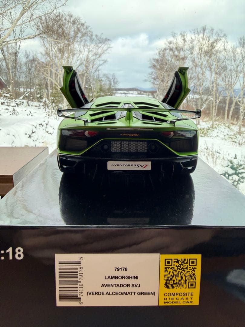 ミニカー Autoart Lamborghini Aventador SVJ 1/18