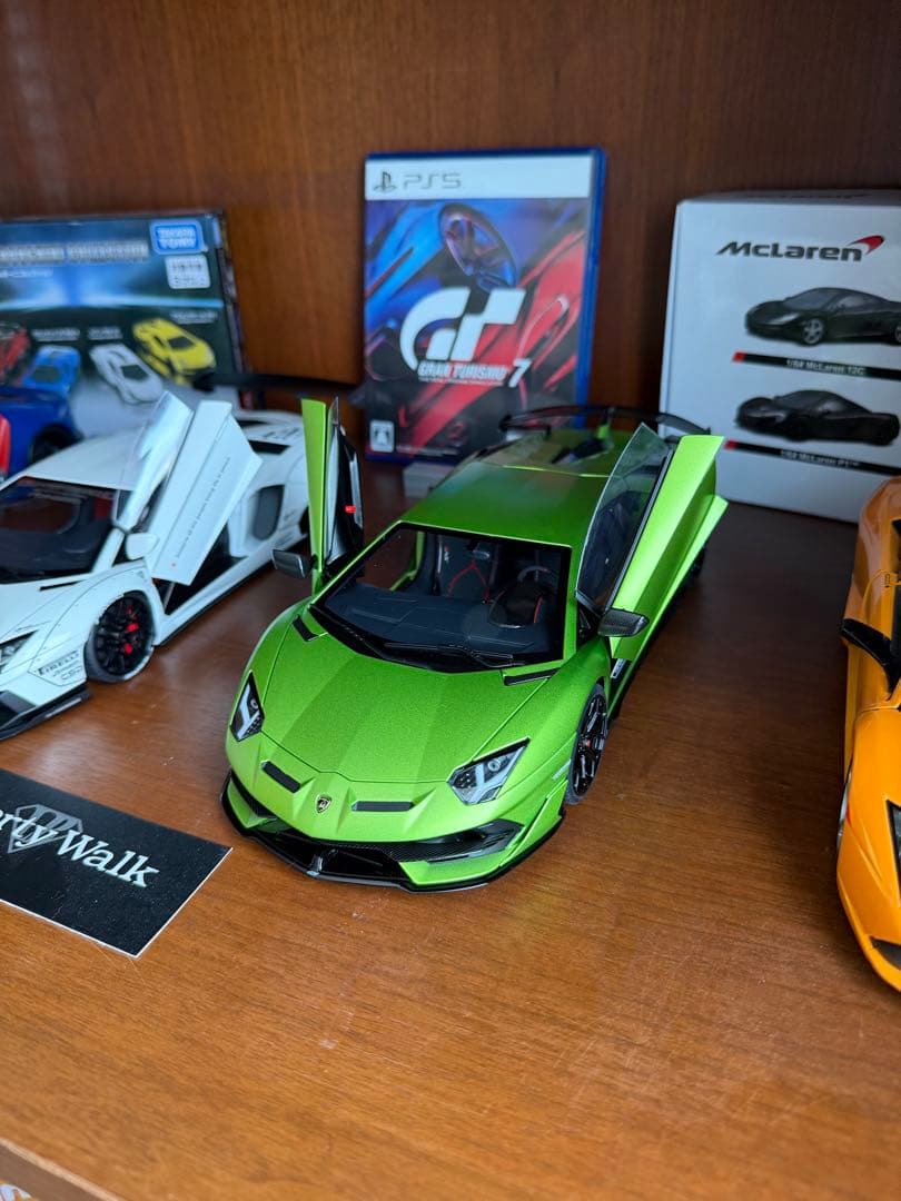 ミニカー Autoart Lamborghini Aventador SVJ 1/18