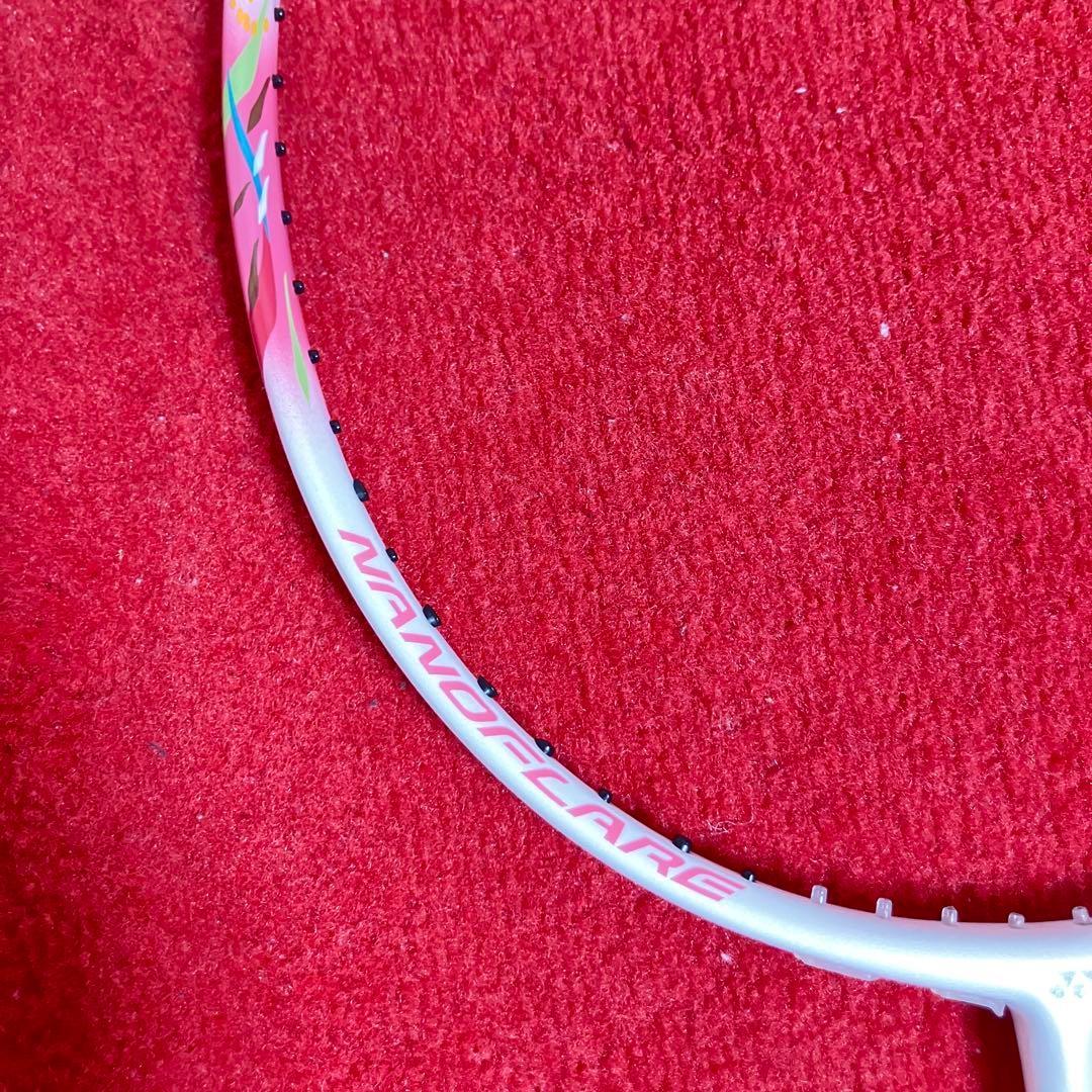 【美品】ヨネックス バドミントンラケット NANOFLARE70