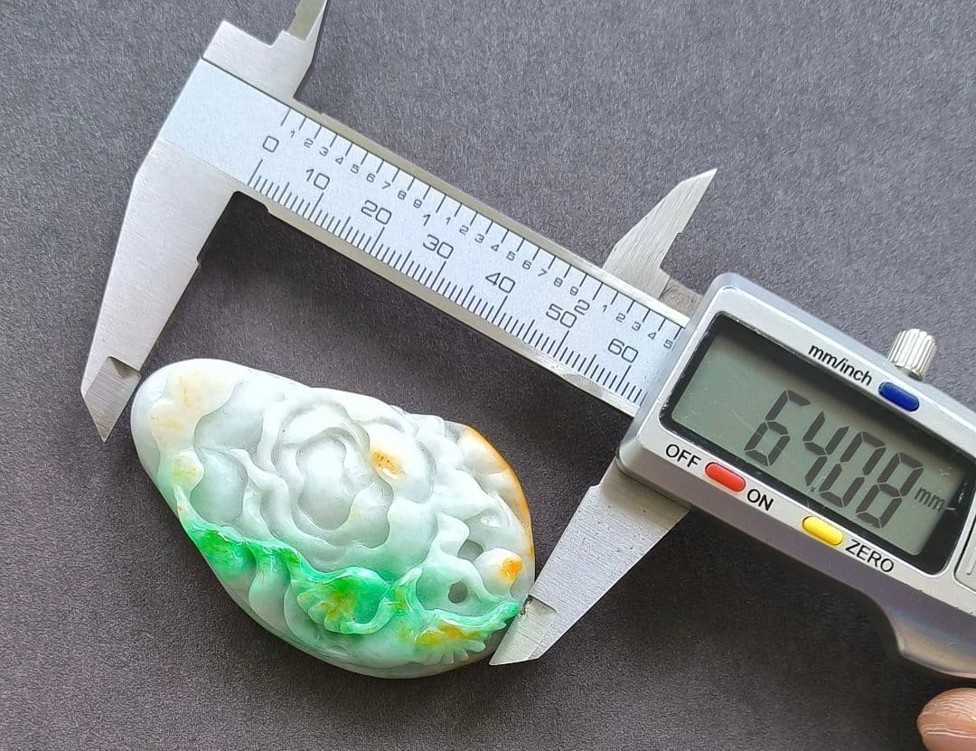 【おまとめ商品】ミャンマー産本翡翠のバングルとペンダントトップ（内径55ミリ弱）