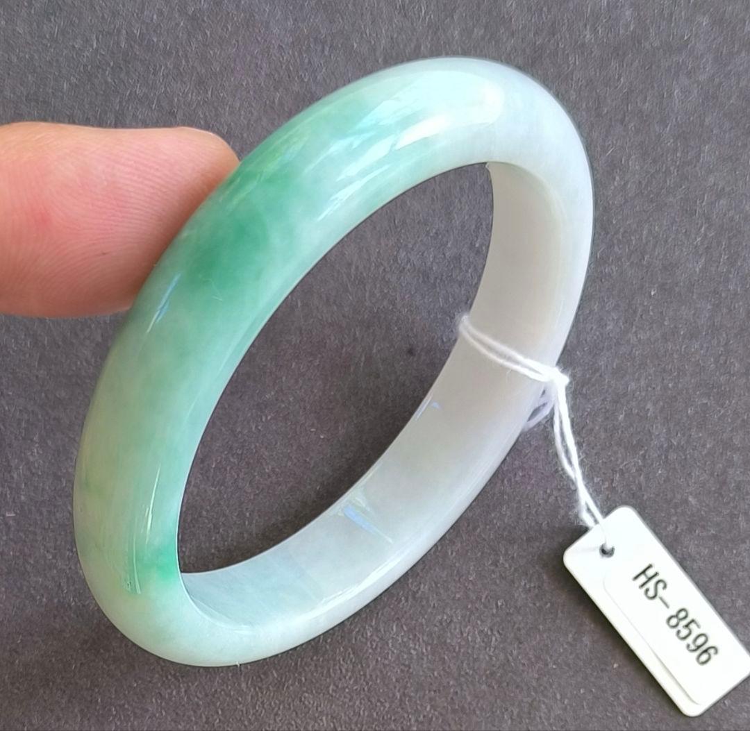 【おまとめ商品】ミャンマー産本翡翠のバングルとペンダントトップ（内径55ミリ弱）