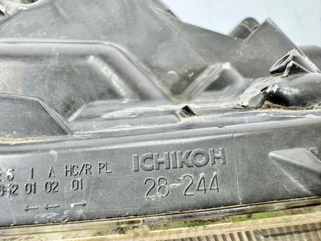 【ジャンク】ノア エスクァイア ZRR80 ZWR80 後期 右 ヘッド ライト