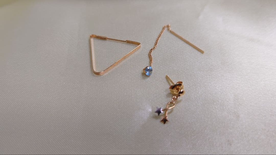K18　三角 ピアス　ロングピアス　星ピアス