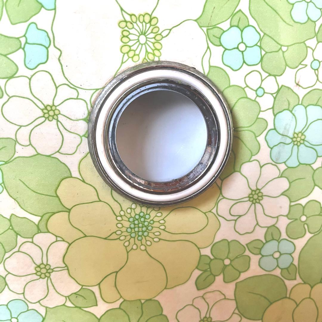 昭和レトロ　ポップな花柄デザインの6段チェスト