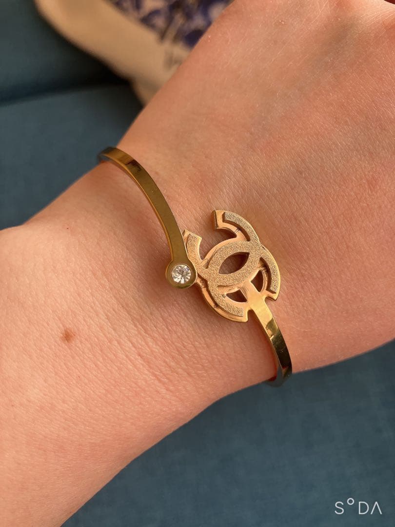 CHANEL ブレスレット　バングル　ゴールド　CC ラインストーン　ノベルティ