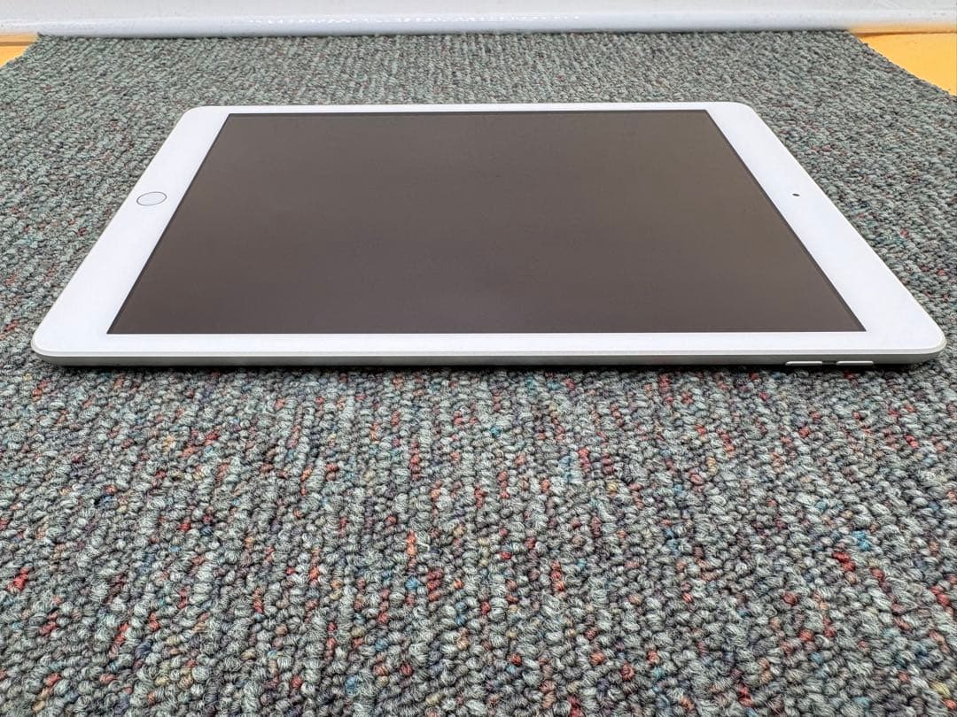 【92%】 iPad 第8世代　Wi-Fi + Cellularモデル