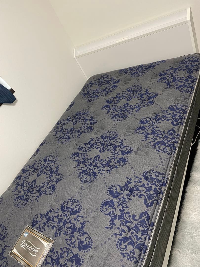 シモンズ　Beautyrest スプリングマットレス セミダブル＋ベッドフレーム