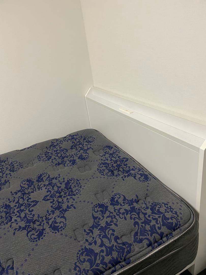 シモンズ　Beautyrest スプリングマットレス セミダブル＋ベッドフレーム