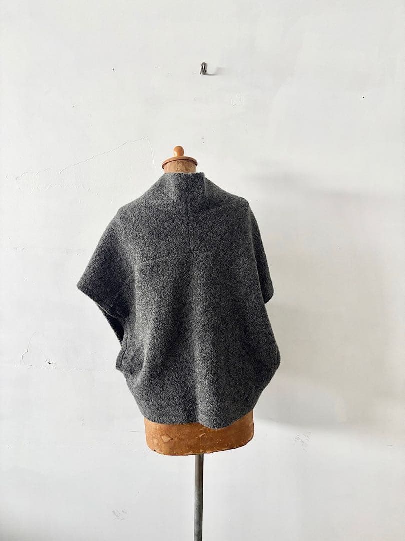 【美品】liplne リプルネ　ウールボアショールベスト　リボンテープ