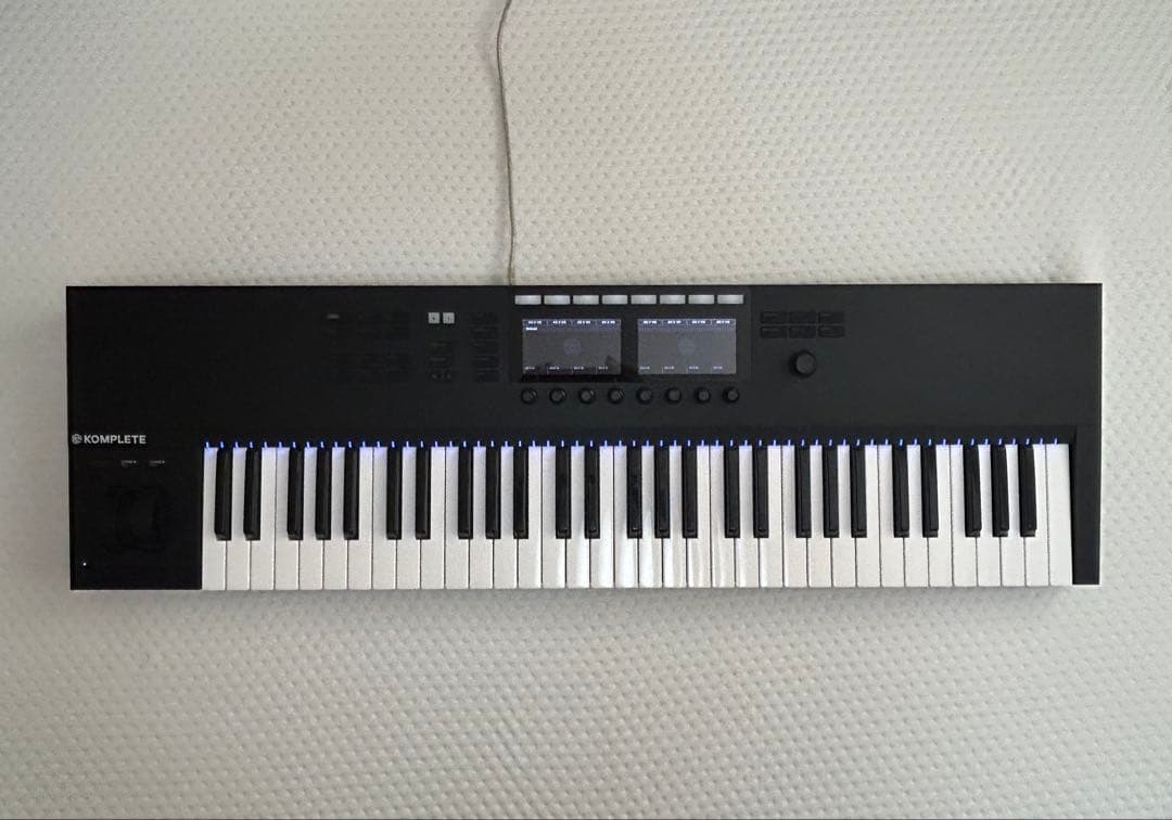 KOMPLETE KONTROL S61 mk2 MIDIキーボード