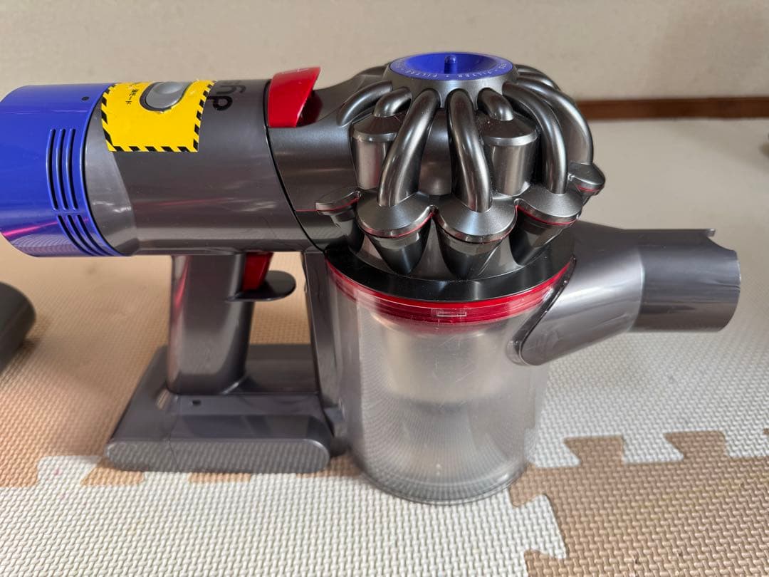 Dyson SV10掃除機 本体と付属品