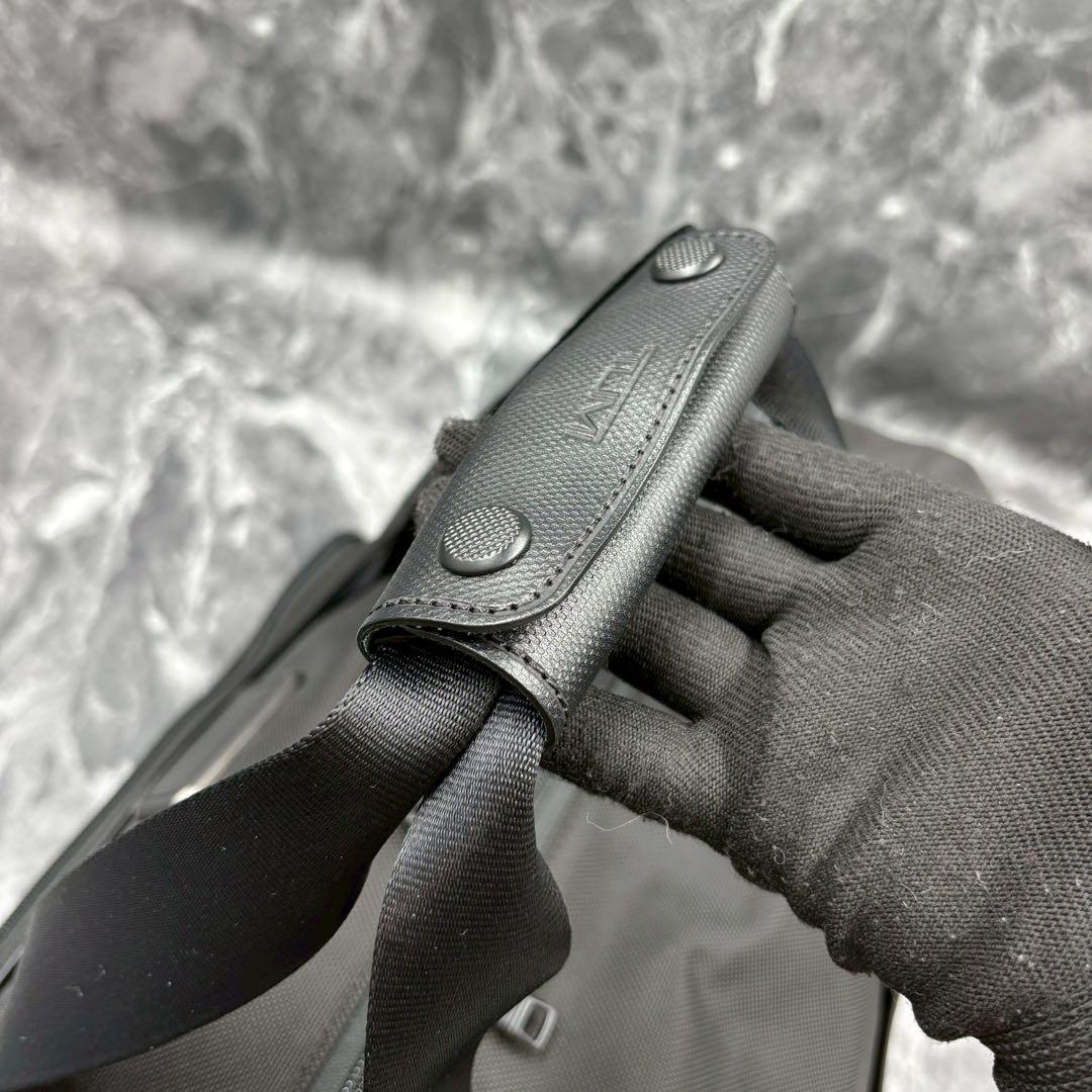 ひろろ ✨TUMI ボストンバッグ　ダブル エクスパンション サチェル