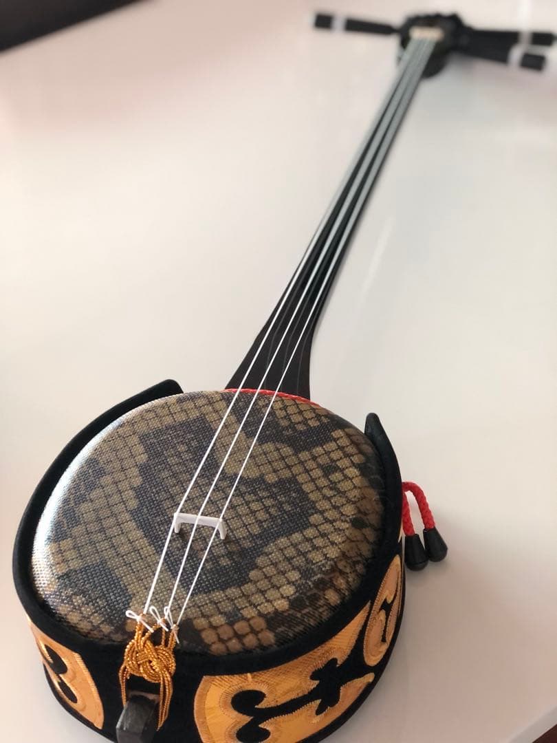 お値下げいたしました！新品！チューナー付ミニ三線！