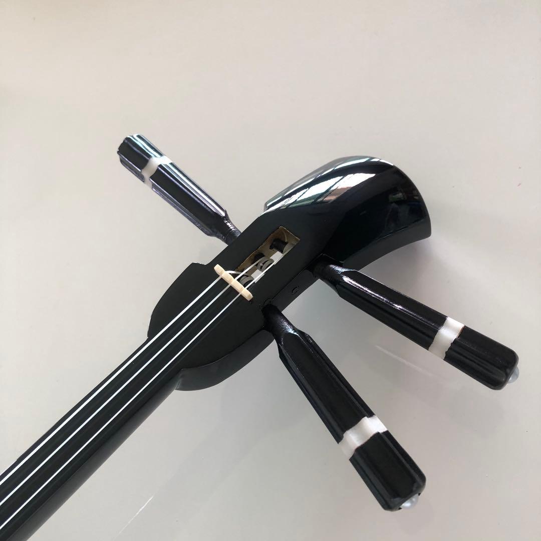 お値下げいたしました！新品！チューナー付ミニ三線！