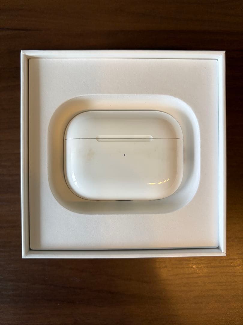【美品】AirPods pro本体 第2世代　充電ケーブル付