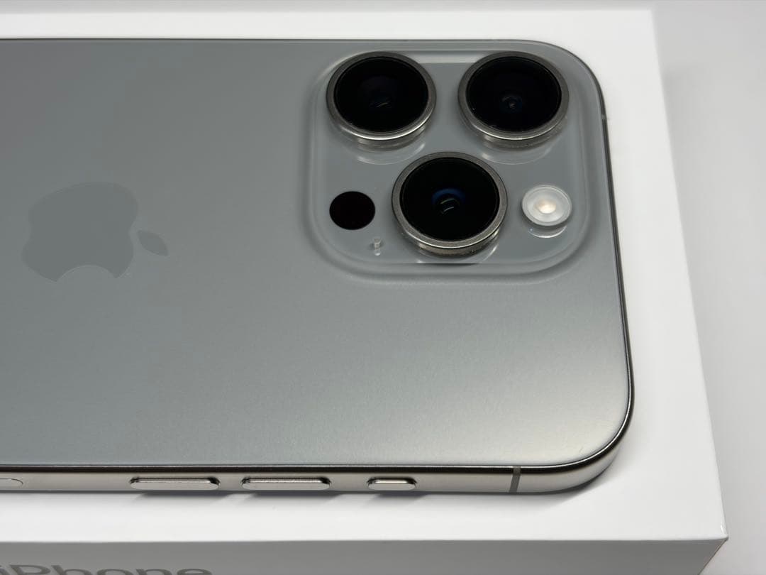 iPhone15 Pro ナチュラルチタニウム 256GB SIMフリー