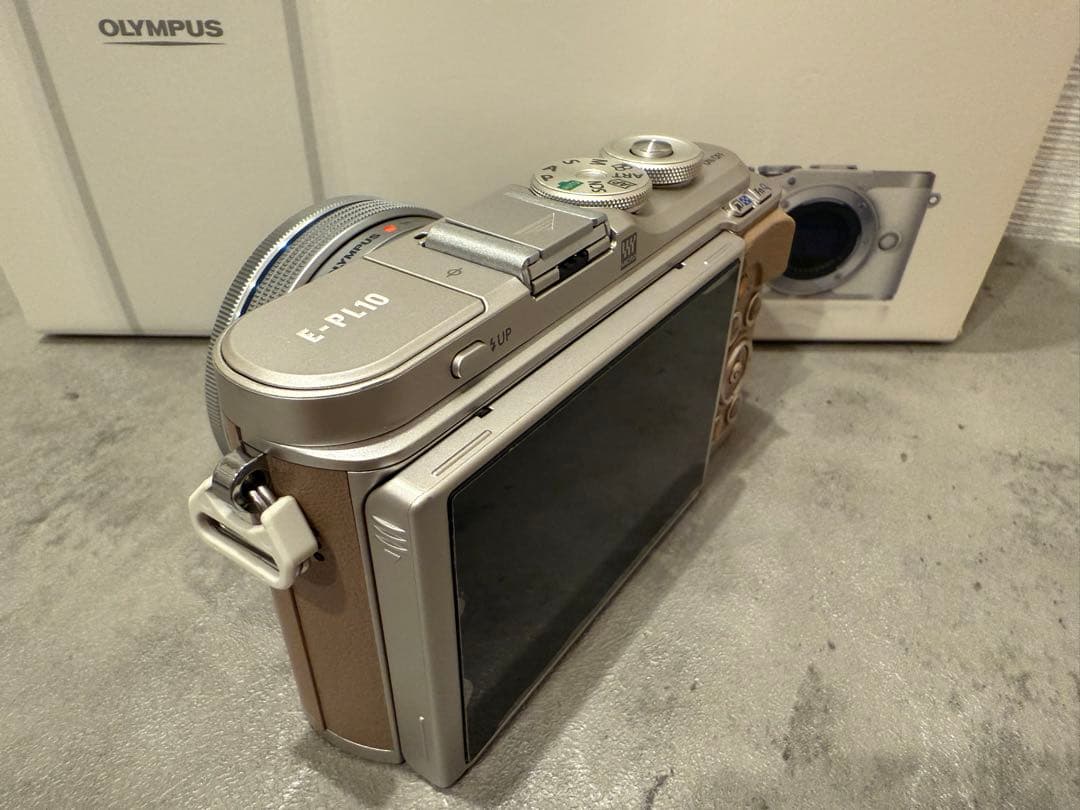 OLYMPUS PEN E-PL10 カメラ