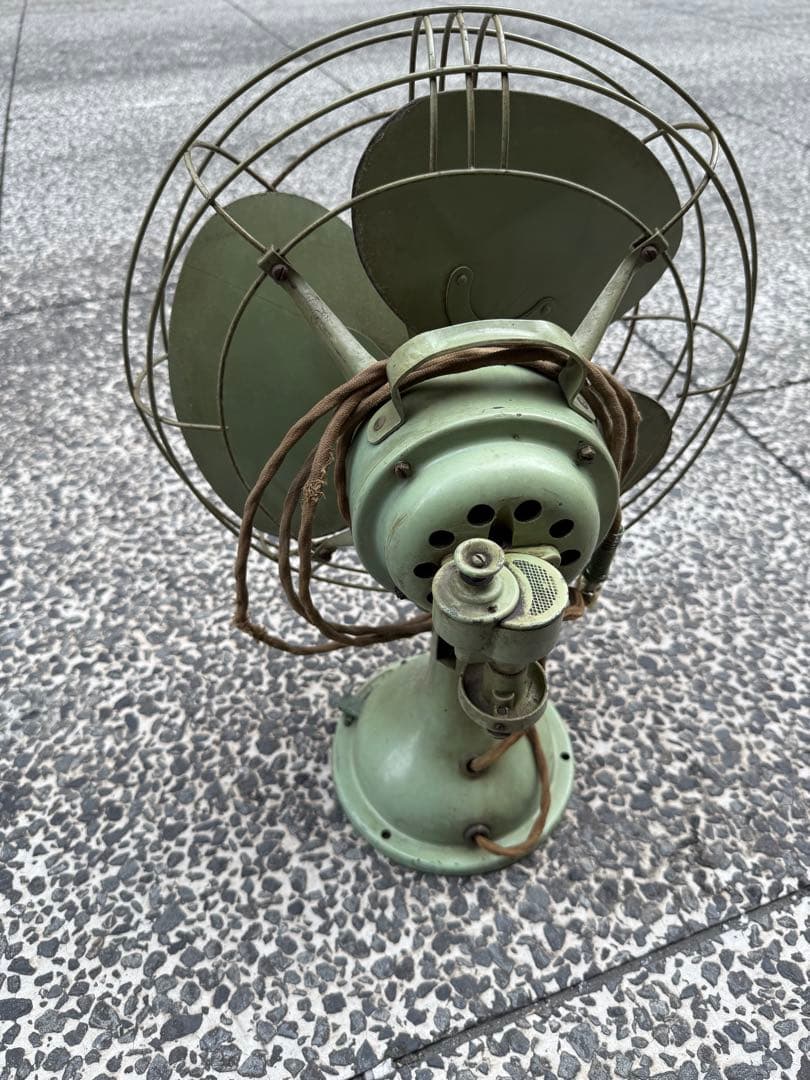 日*1様 三菱電機製の古い レトロ 卓上扇風機 グリーン 3枚羽アンティーク