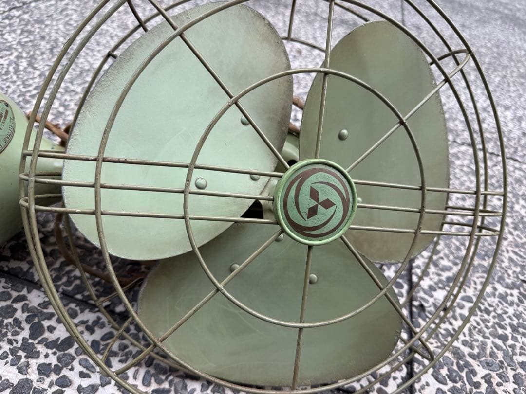 日*1様 三菱電機製の古い レトロ 卓上扇風機 グリーン 3枚羽アンティーク